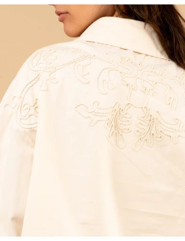 Chemise brodée