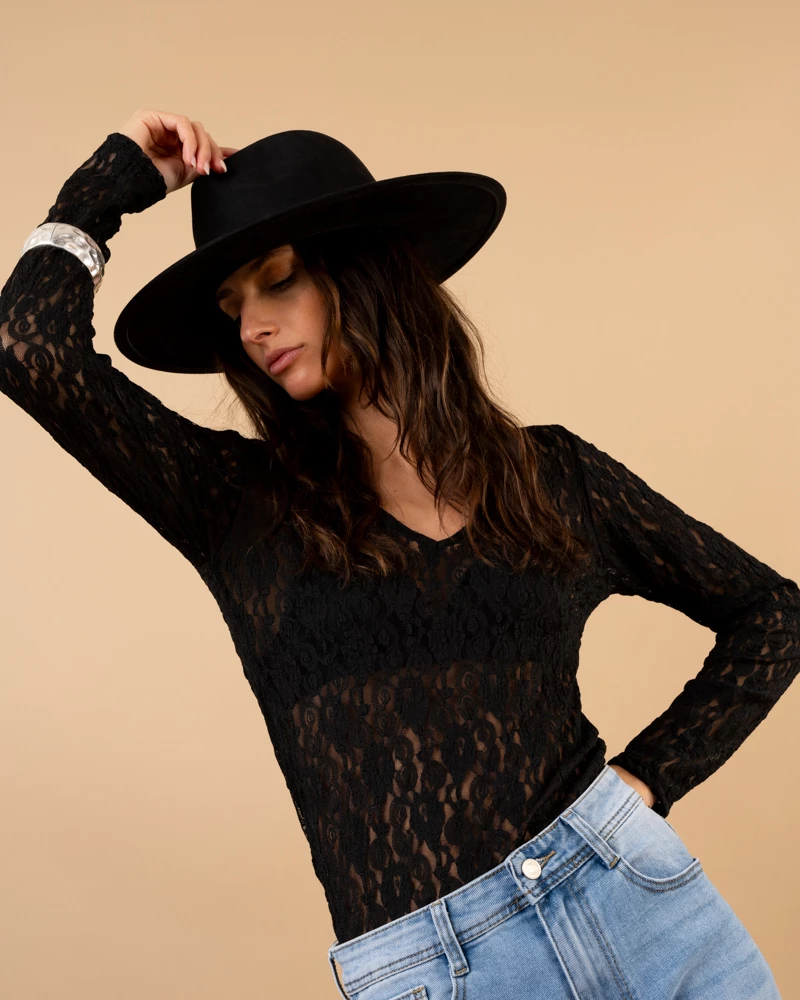 Top v dentelle