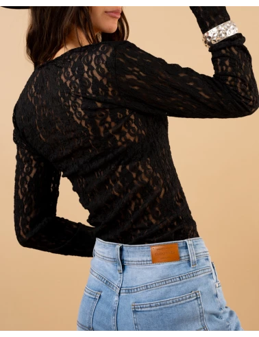 Top v dentelle