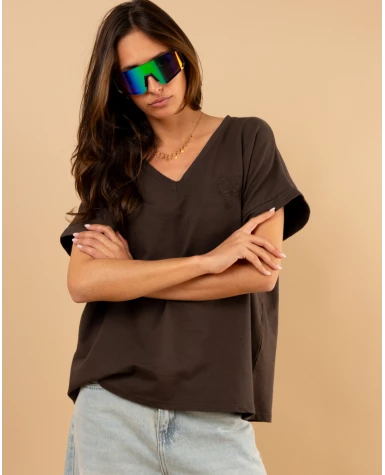 T-shirt love more