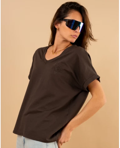 T-shirt love more