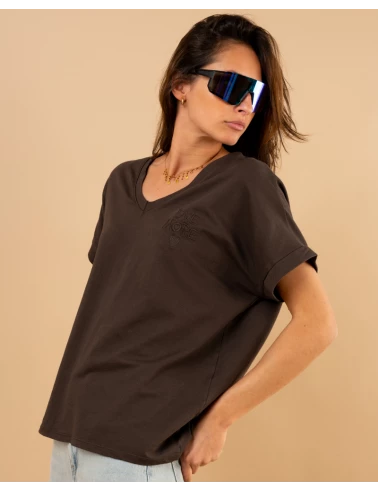 T-shirt love more