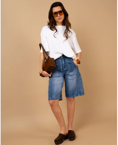Bermuda jean coutures