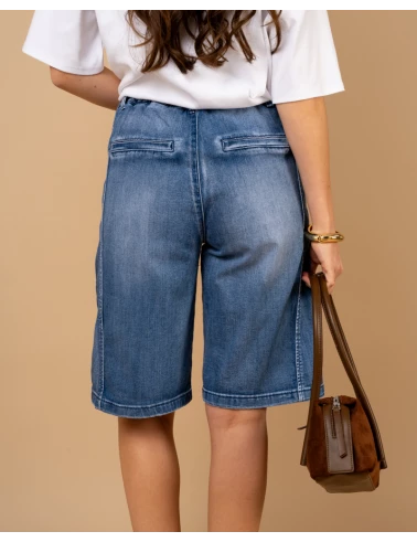 Bermuda jean coutures