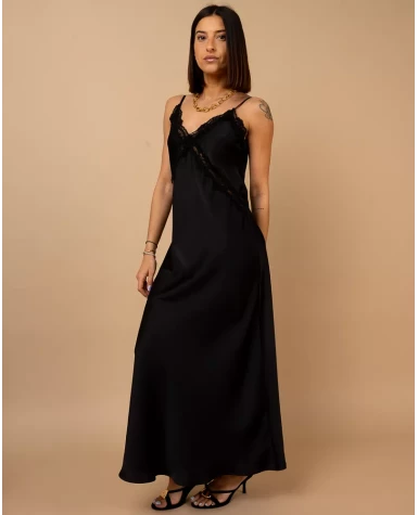 Robe longue effet satin