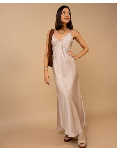 Robe longue effet satin