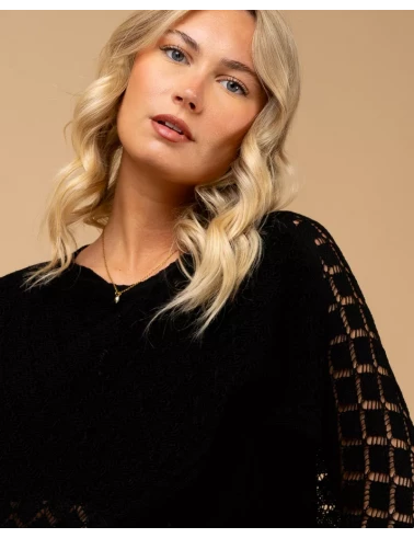 Cape maille